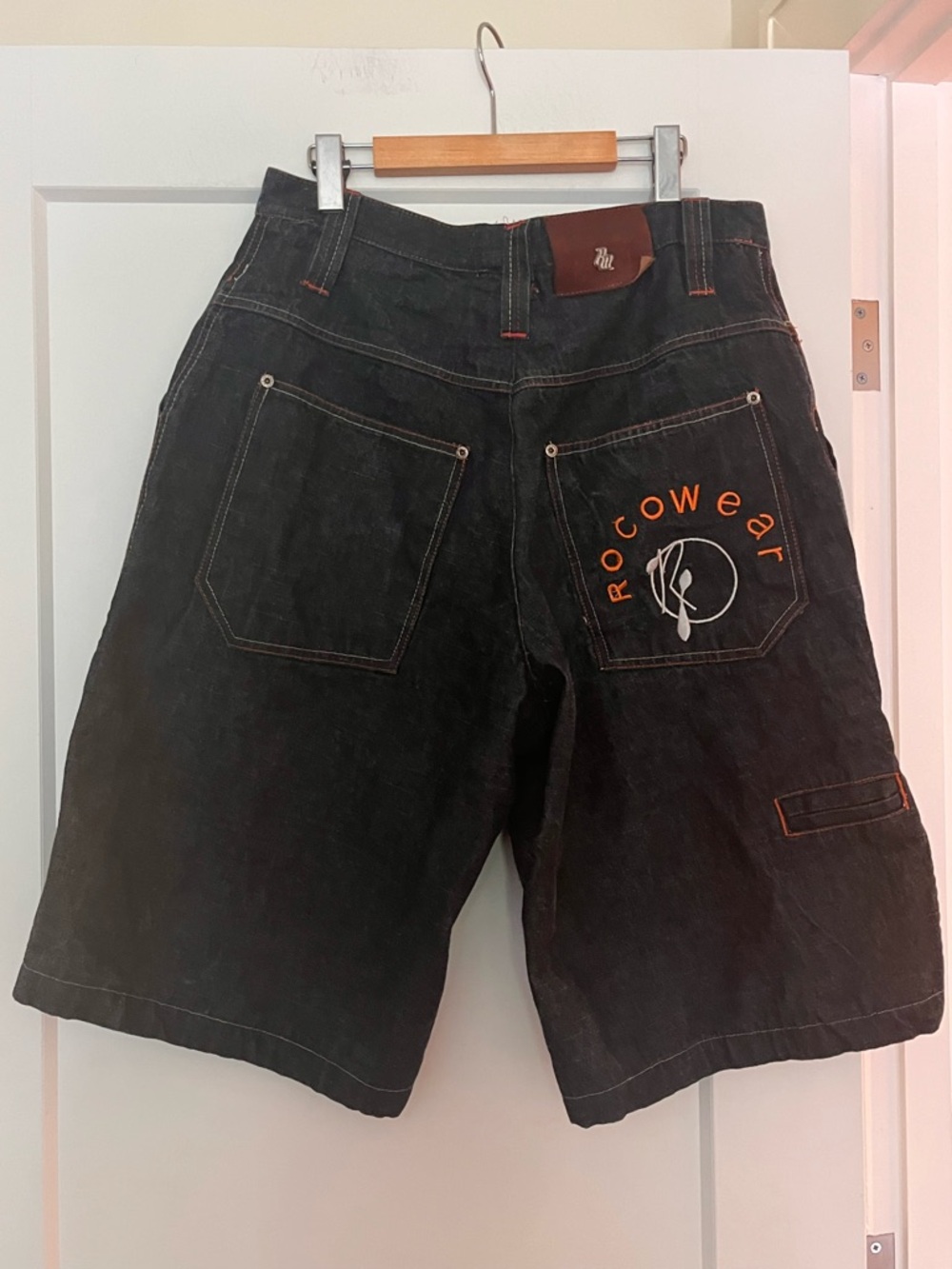 Vintage 90s Y2K Embroidered Rocawear Baggy Contrast-Stitch Indigo Shorts 32